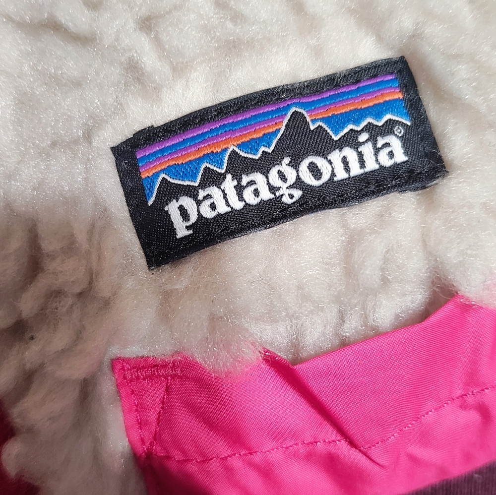 Patagonia Cream Sherpa Vest with Hot Pink Trim - Picture 7 of 10